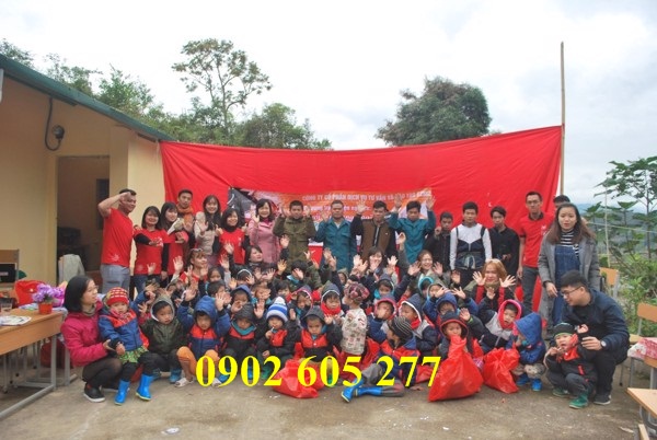 Tìm nơi thanh lí áo khoác từ thiện cho trẻ em vùng sâu vùng xa ở Daknong