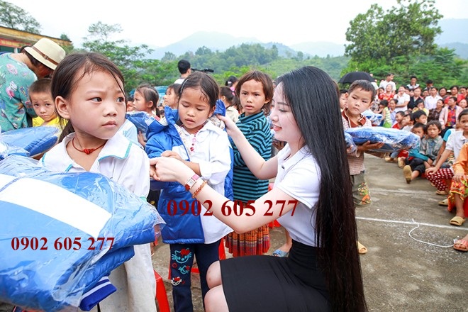 Muốn mua áo khoác ấm đi làm từ thiện ở Lâm Đồng