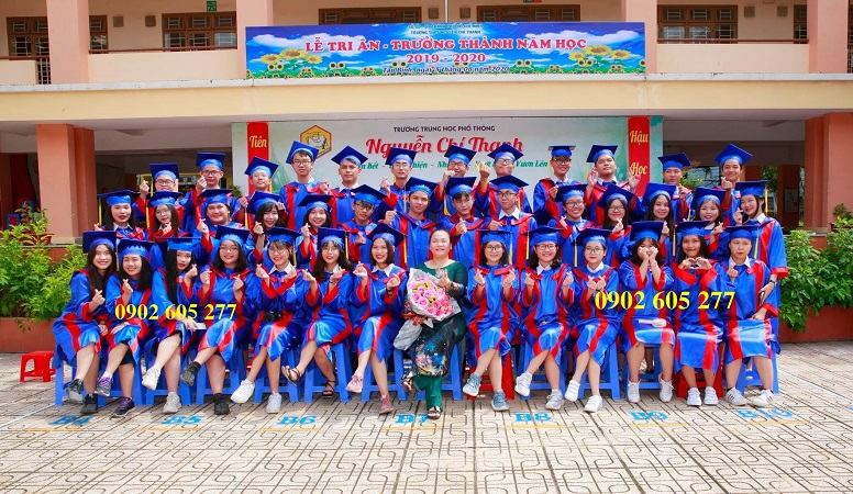 Lễ phục tốt nghiệp giá rẻ ở Lâm Đồng