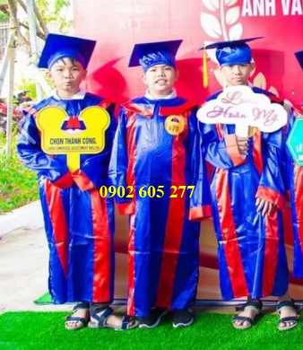 Mặc áo tốt nghiệp trong ngày ra trường – công ty QUÝ AN